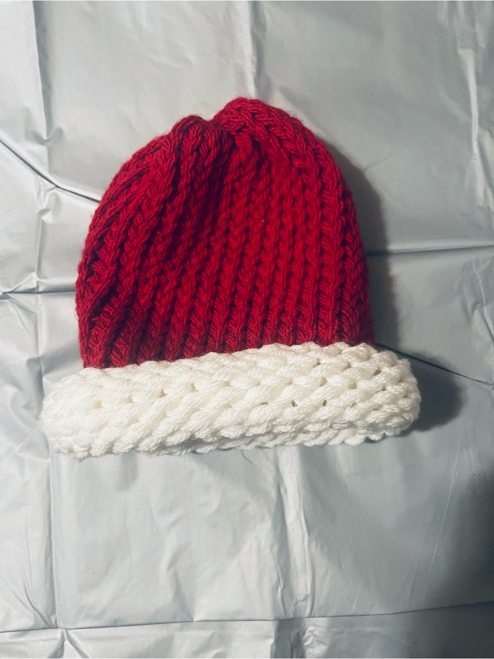 Baby’s Cozy Red/White Santa beanie hat